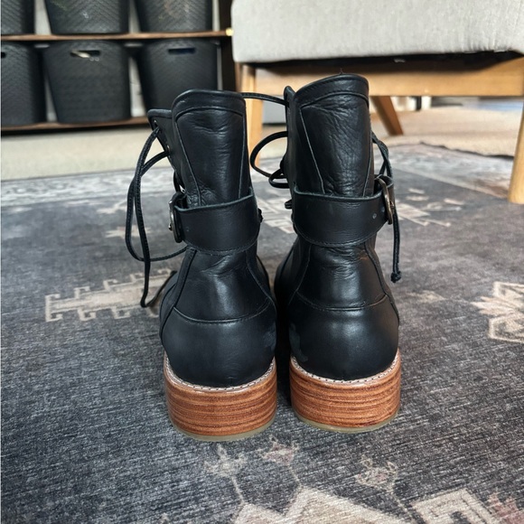 Like NEW High quality leather ELF Women's Black Leather Lace-Up Boots - Picture 5 of 12